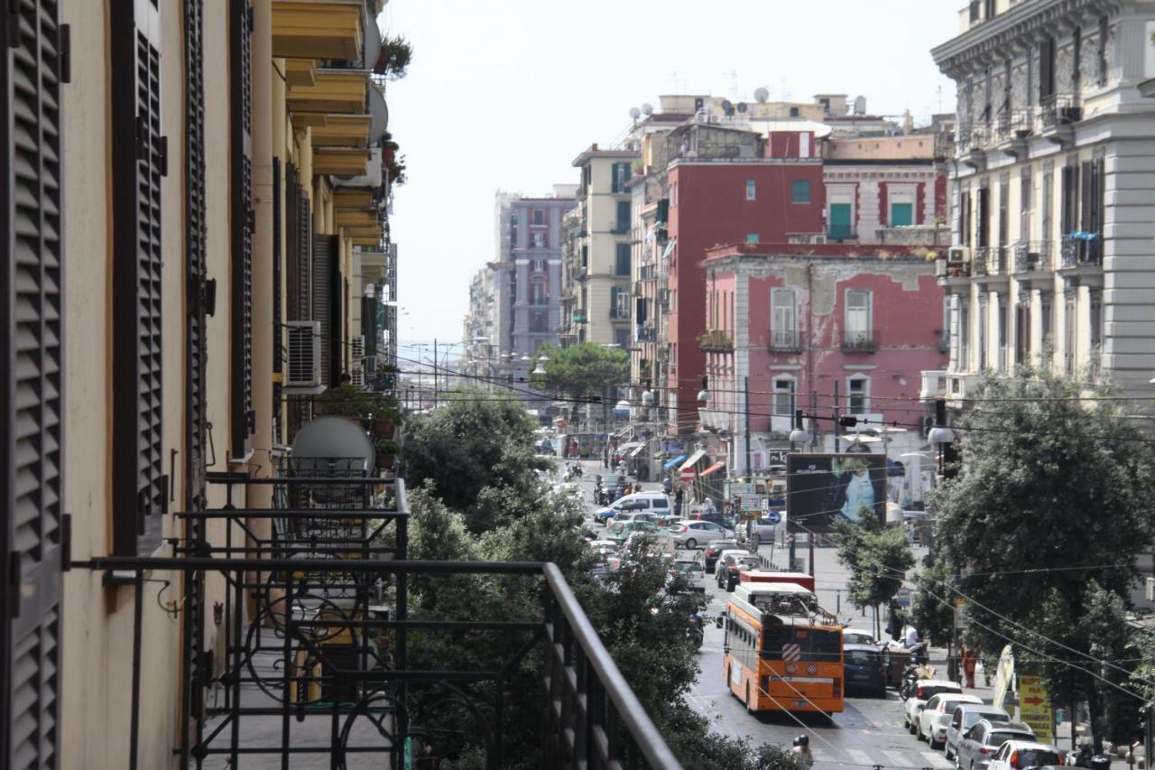 B&B Le Porte Di Napoli Екстериор снимка