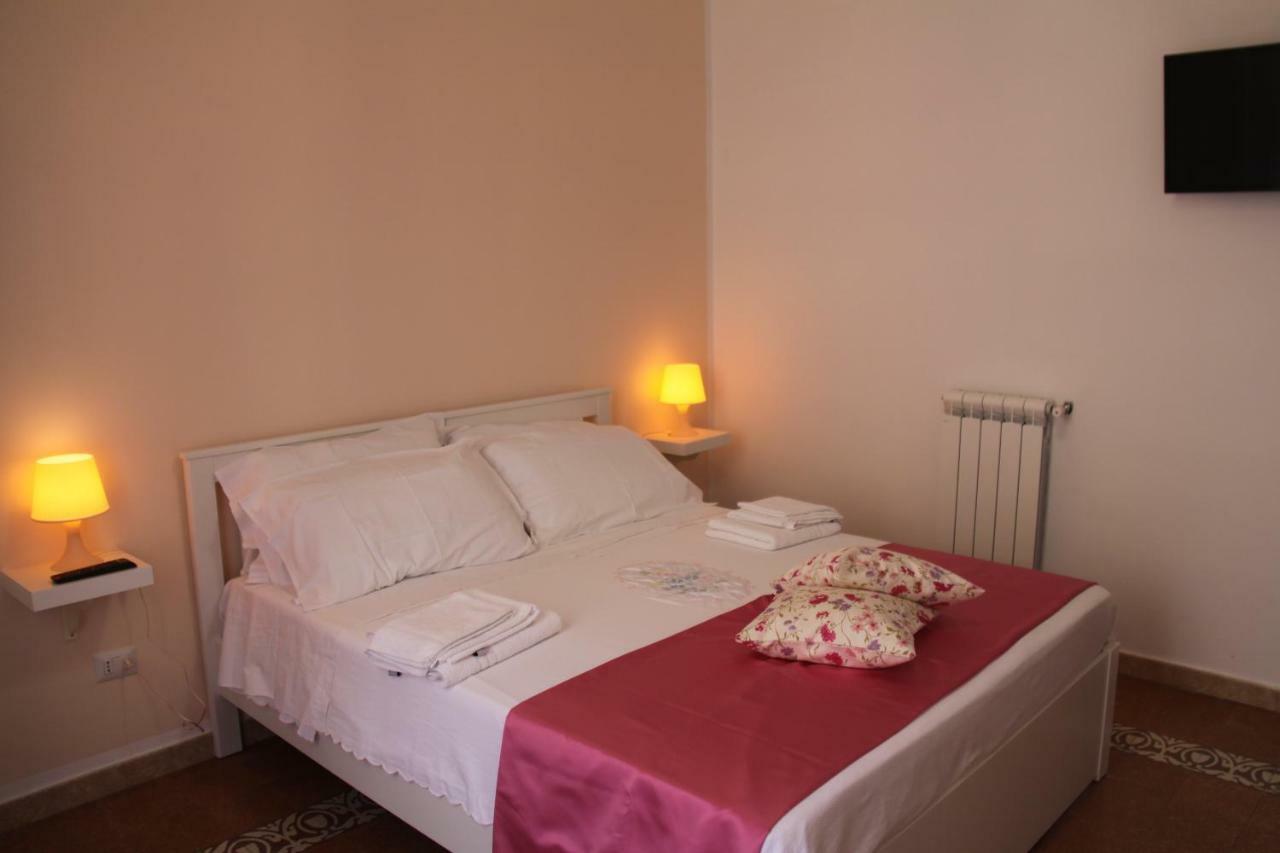 B&B Le Porte Di Napoli Екстериор снимка