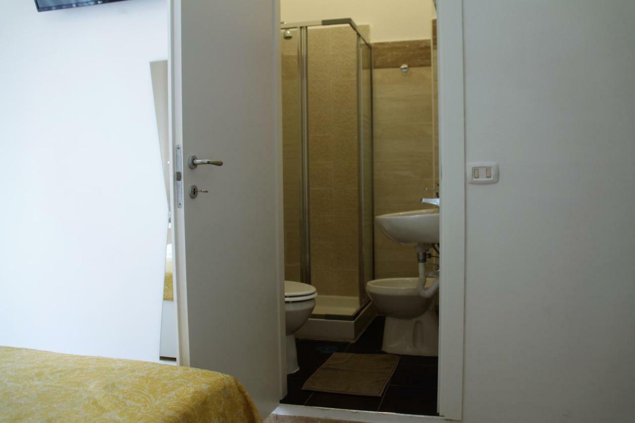 B&B Le Porte Di Napoli Екстериор снимка